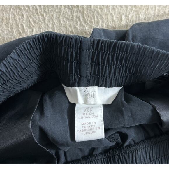 H&M Black Shorts Sz Small Elastic Waist Lightweight Pockets Modal Blend - Picture 2 of 4